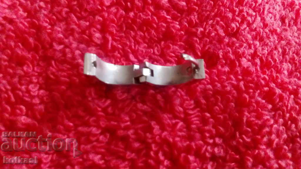 Auction  Single metal earring engraved fish