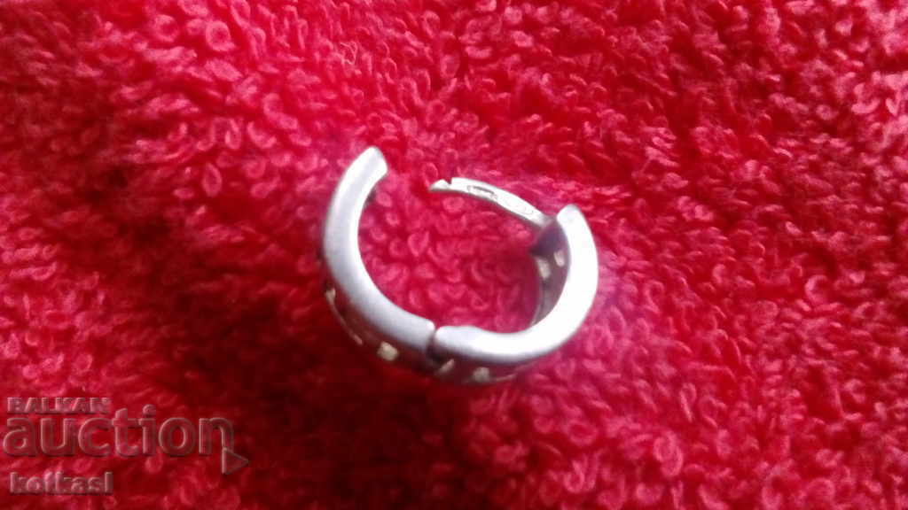 Auction Single silver 925 earring 2.20 gr. Auction Single silver 925 earring 2.20 gr.