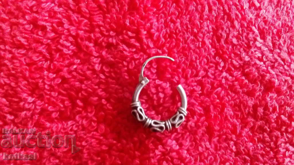 Delivery of Old silver single earring