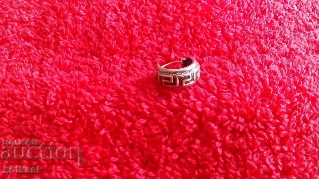 Παλιό ασημένιο 925 μονό σκουλαρίκι με τιμή € 4.00 | 7.82 BGN