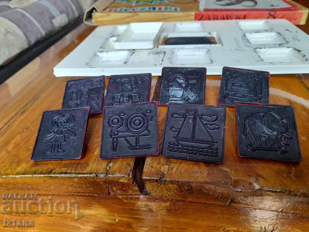 Παράδοση Παλιό παιδικό παιχνίδι με γραμματόσημα Παράδοση Παλιό παιδικό παιχνίδι με γραμματόσημα