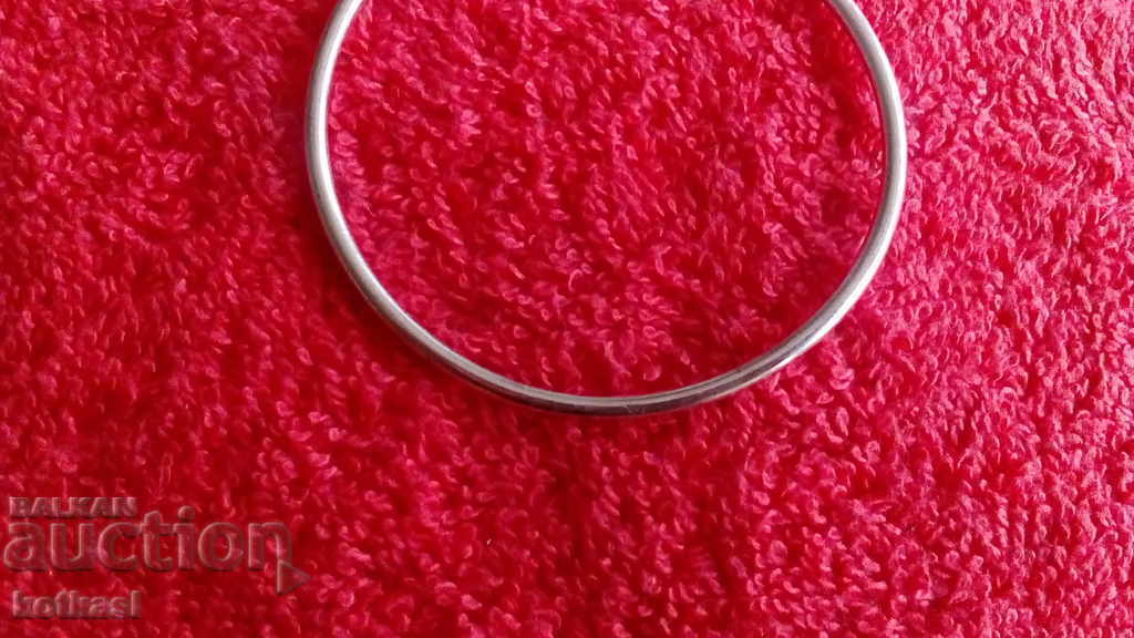 Auction Old silver large earring 4.40 g. Auction Old silver large earring 4.40 g.