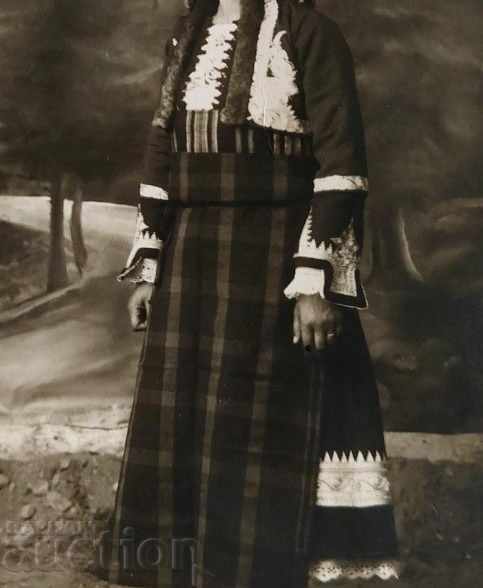 Delivery of 1929 SUKMAN SETRE WEARING TOWEL SARMA ROYAL PHOTO PHOTO Delivery of 1929 SUKMAN SETRE WEARING TOWEL SARMA ROYAL PHOTO PHOTO