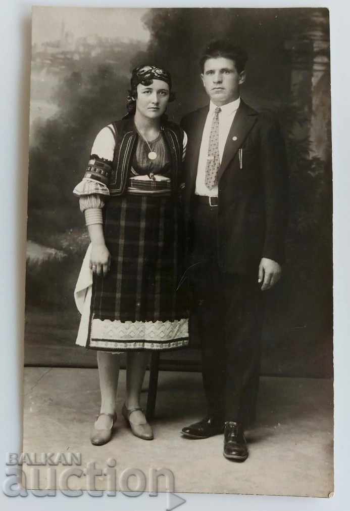 1929 SUKMAN APRON WEAR OLD PHOTO with price 25.00 BGN | € 12.78