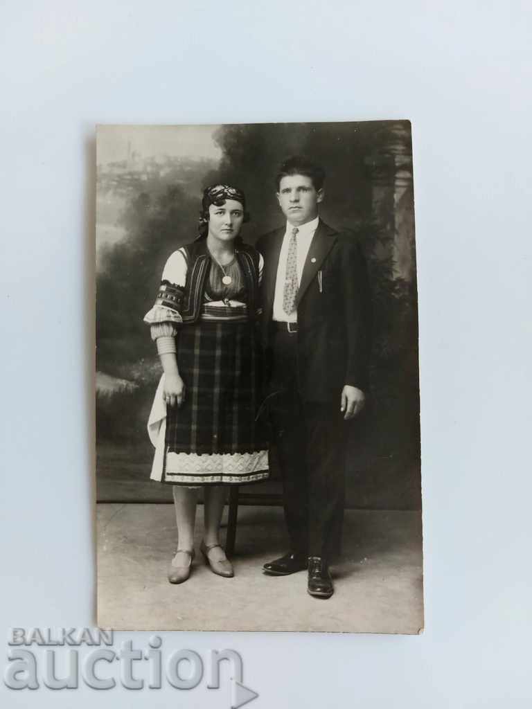 Delivery of 1929 SUKMAN APRON WEAR OLD PHOTO