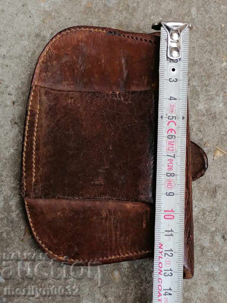 Delivery of Old combat leather slate slingshot for documents wallet Delivery of Old combat leather slate slingshot for documents wallet