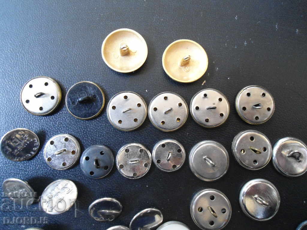 Πολλά παλιά κουμπιά - 5 Πολλά παλιά κουμπιά - 5