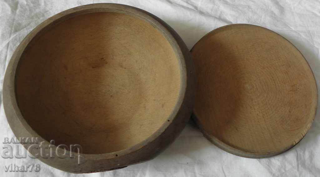 Delivery of LARGE OLD WOODEN SALT Delivery of LARGE OLD WOODEN SALT