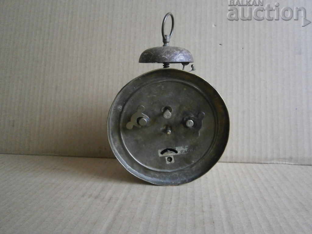 Delivery of OLD DESK CLOCK JUNGHANS YUNGHANS alarm clock Delivery of OLD DESK CLOCK JUNGHANS YUNGHANS alarm clock