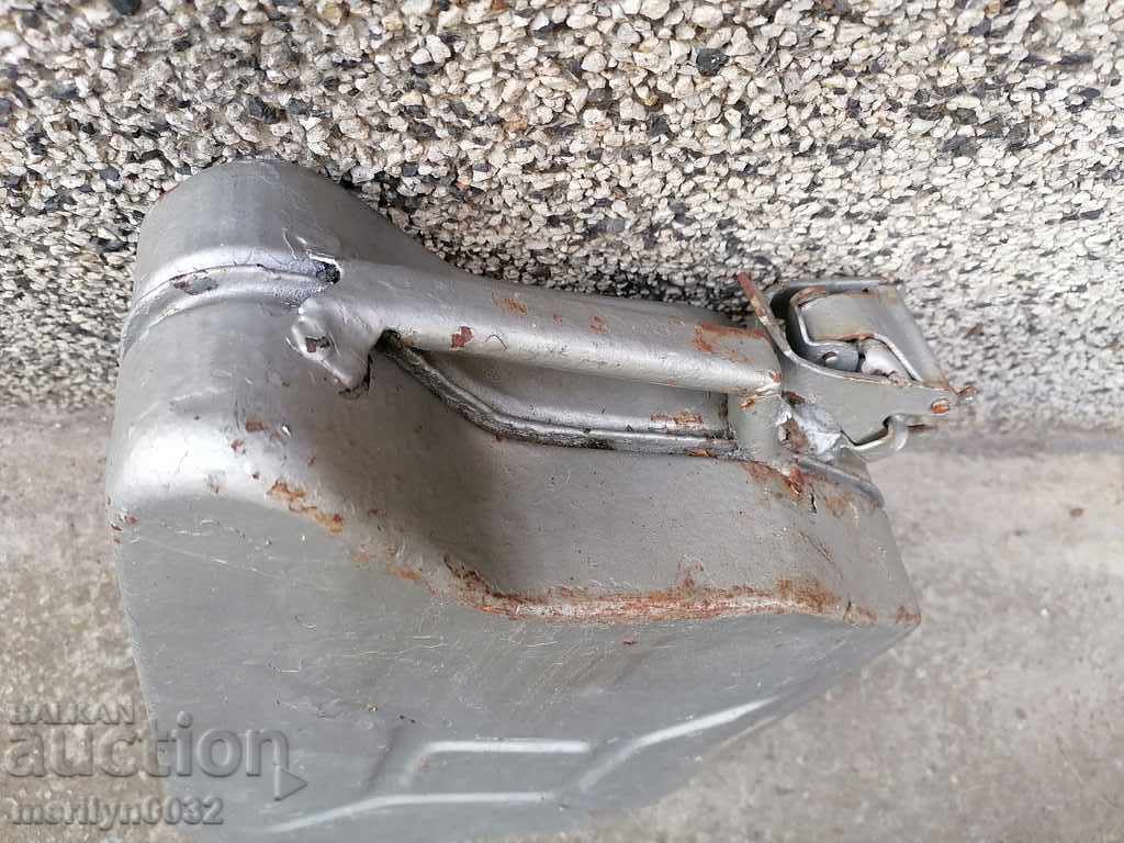 Tube 10 liters of fuel from the 70s PRC - 7 Tube 10 liters of fuel from the 70s PRC - 7