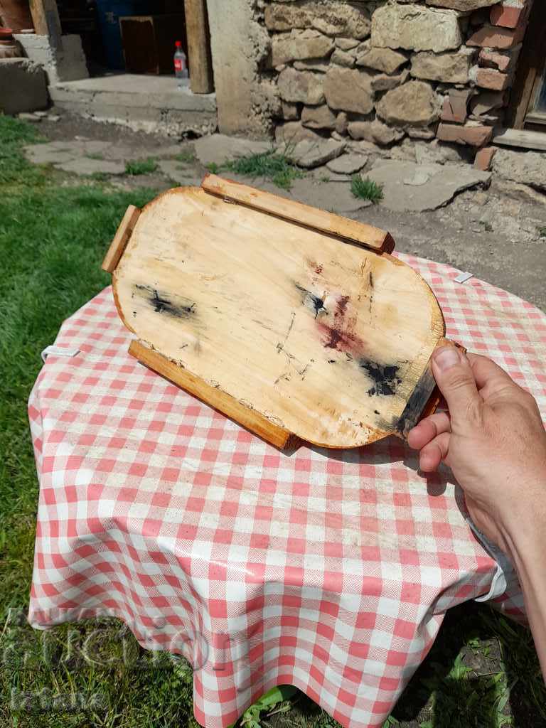 Delivery of Old wooden tray Delivery of Old wooden tray