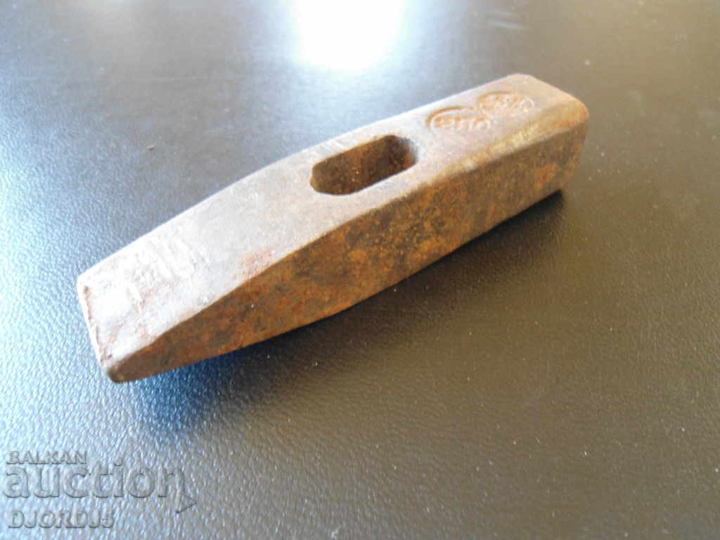 Delivery of Old little hammer, markings