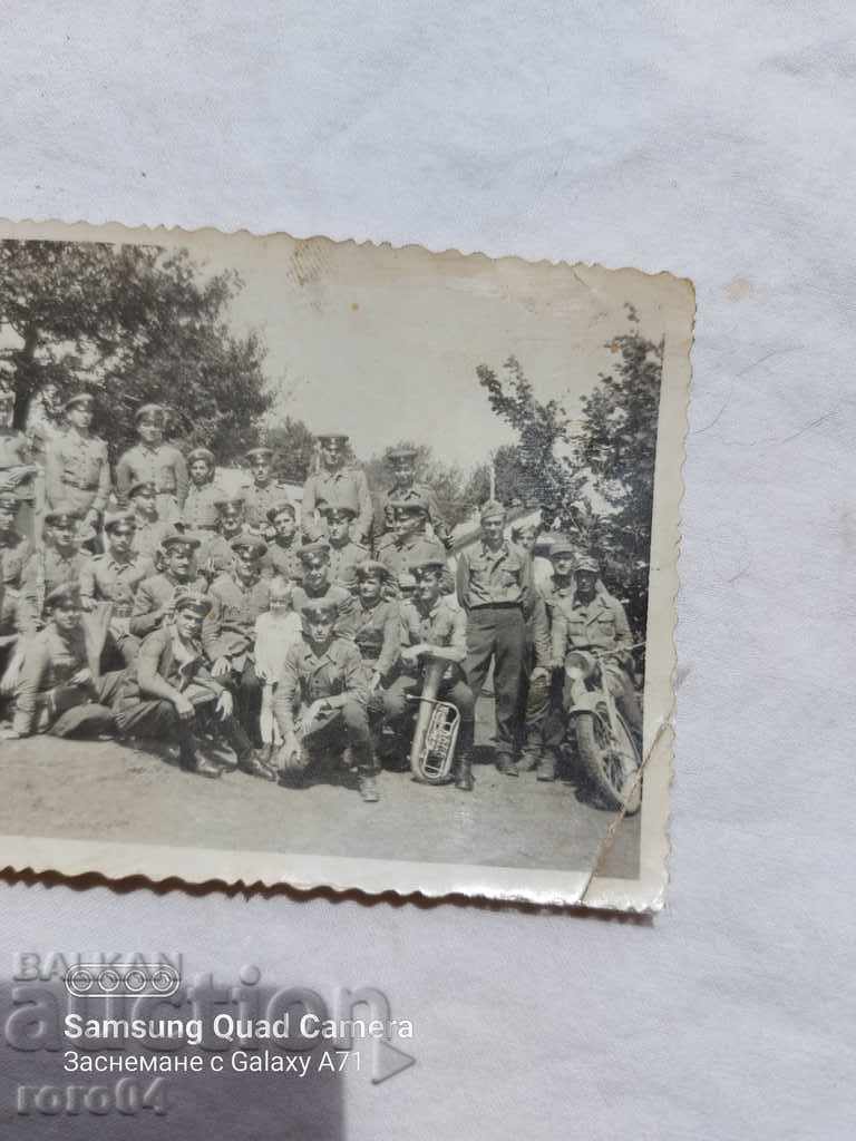 Delivery of MILITARY - MUSICIANS Delivery of MILITARY - MUSICIANS