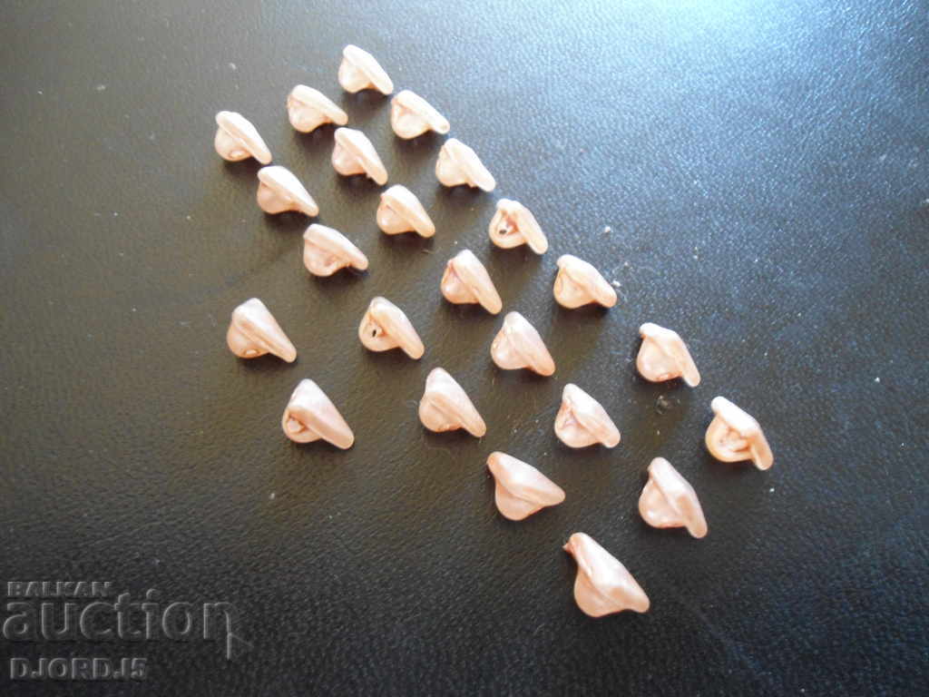 Auction  Lot of old buttons