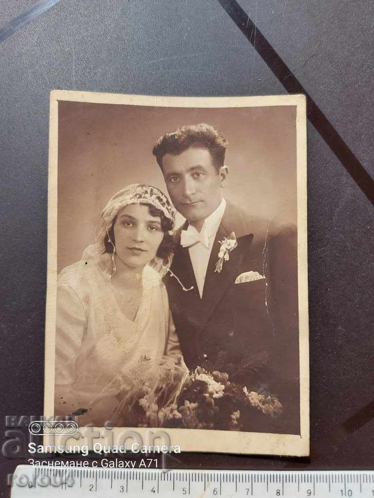 Auction YOUNG PEOPLE Auction YOUNG PEOPLE