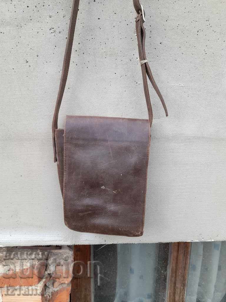 Auction Old leather bag Auction Old leather bag