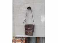 Geanta veche din piele
