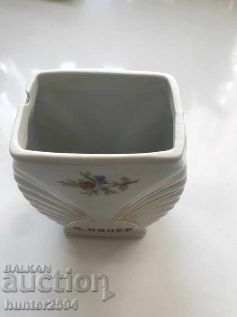 Delivery of Service part - porcelain Delivery of Service part - porcelain