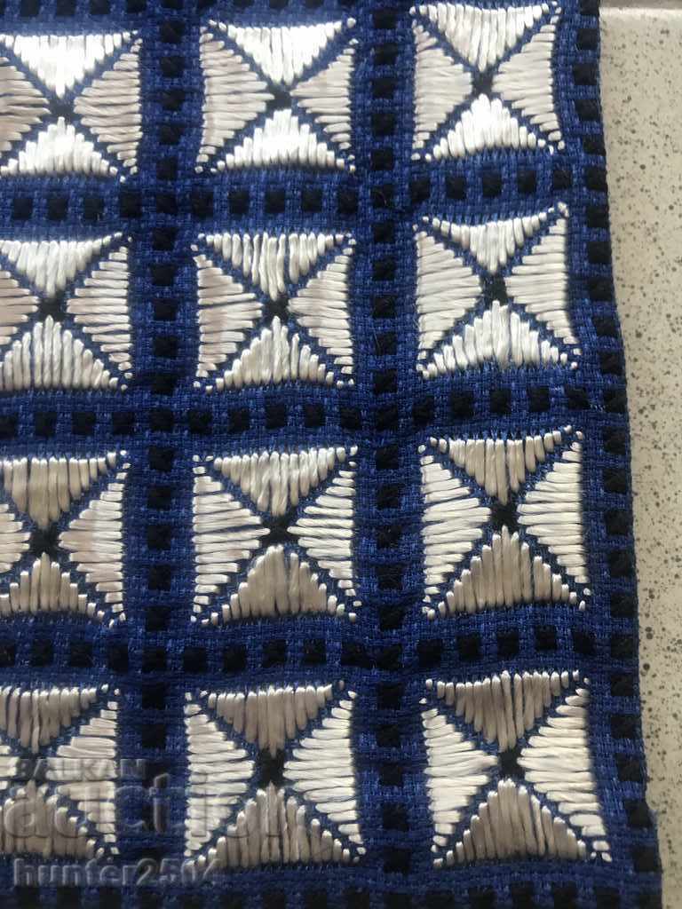 Patrat, fata de masa, 72/72 cm, panama, fire de matase cu preț 14.95 BGN | € 7.64 Patrat, fata de masa, 72/72 cm, panama, fire de matase cu preț 14.95 BGN | € 7.64