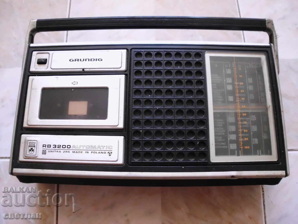 an old radio cassette player - 5 an old radio cassette player - 5