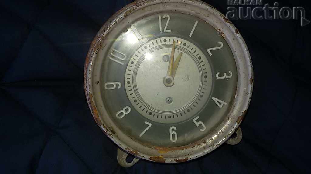 Auction retro vintage car clock Auction retro vintage car clock