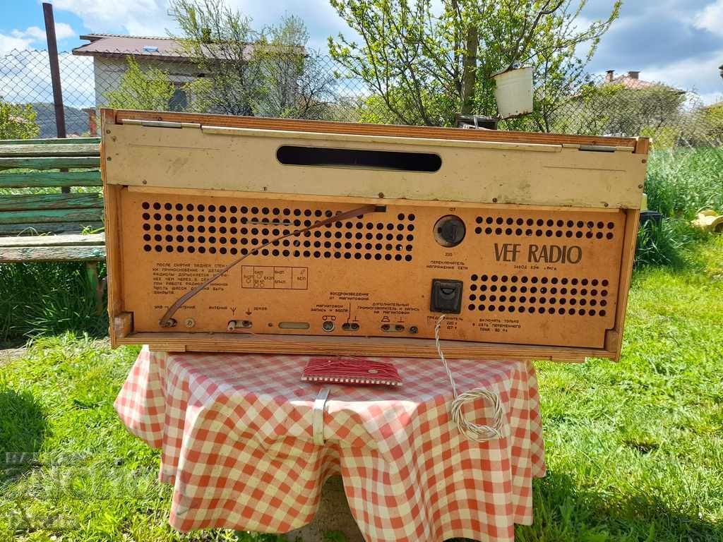 Παλιό ραδιόφωνο VEF, VEF - 6 Παλιό ραδιόφωνο VEF, VEF - 6