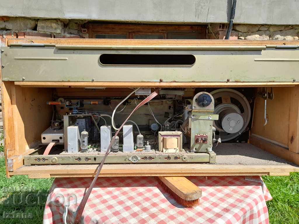 Παλιό ραδιόφωνο VEF, VEF - 7 Παλιό ραδιόφωνο VEF, VEF - 7