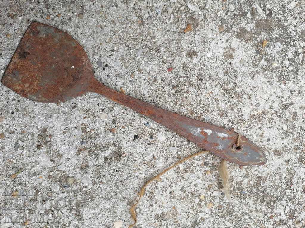 Delivery of Old forged scabbard, gingerbread, gingerbread, bruises