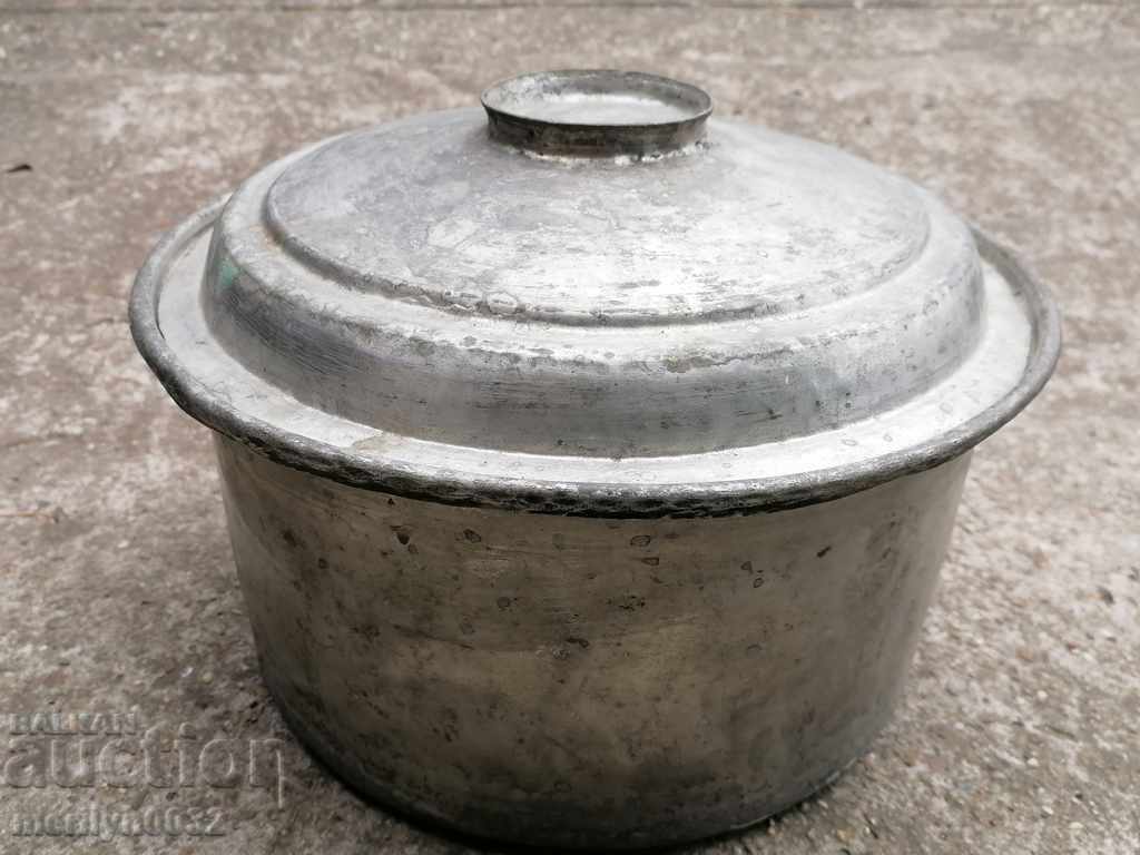 Old copper pot with copper lid, copper copper vessel