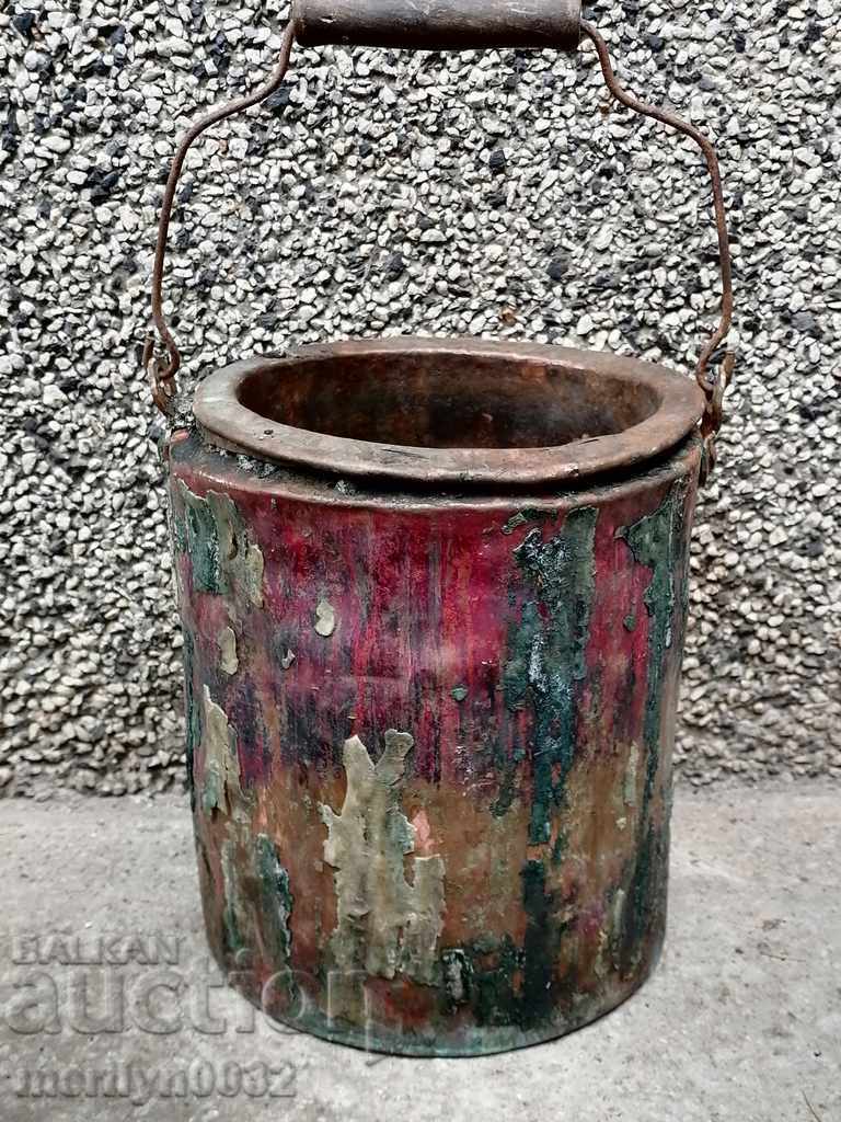 Old copper boiler for copper glue, copper copper vessel