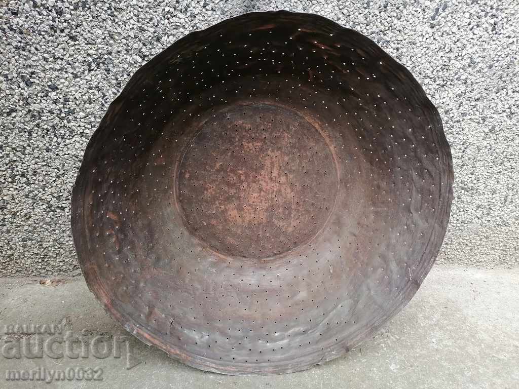 Auction Old copper colander, copper vessel, primitive copper strainer Auction Old copper colander, copper vessel, primitive copper strainer