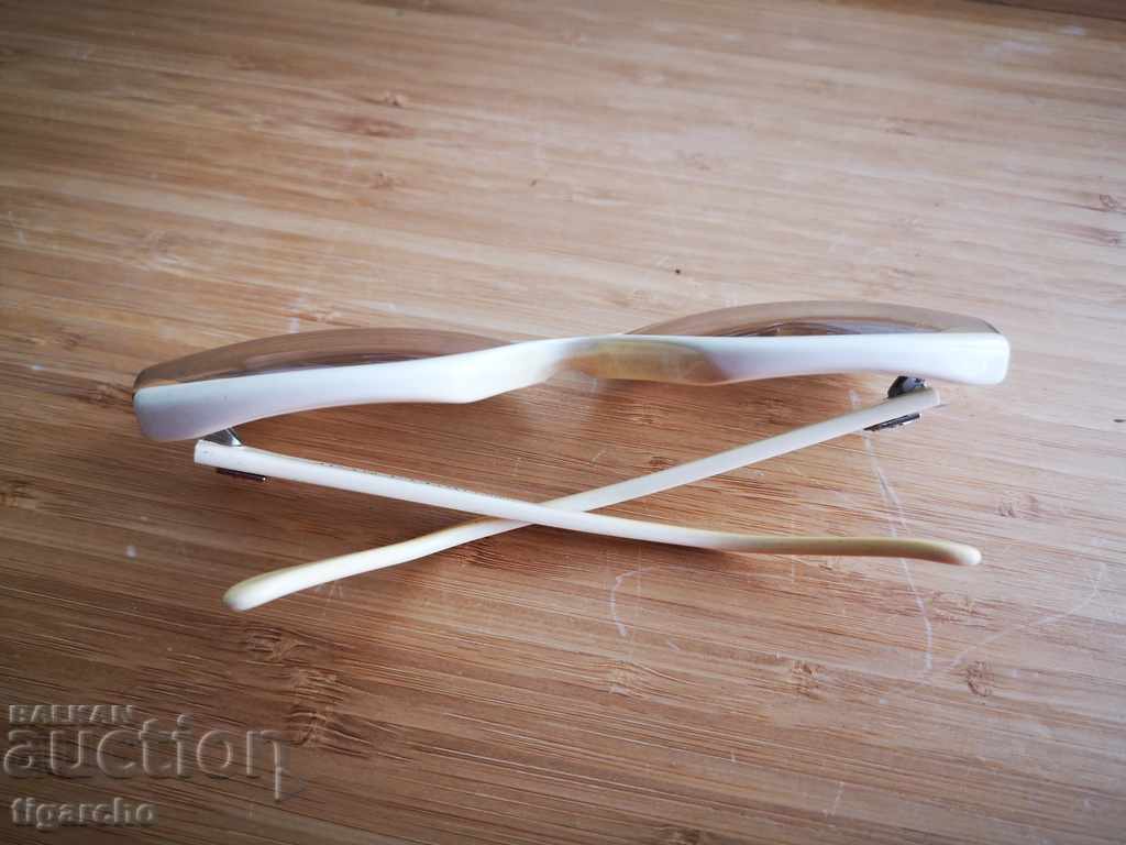 Ретро дамски очила с цена 45.00 лв. | € 23.01 Ретро дамски очила с цена 45.00 лв. | € 23.01