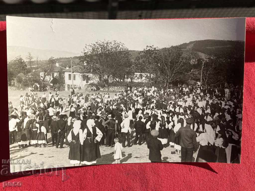 Licitație Dansul satului în piața Sabor din satul Varshets fotografie veche Licitație Dansul satului în piața Sabor din satul Varshets fotografie veche