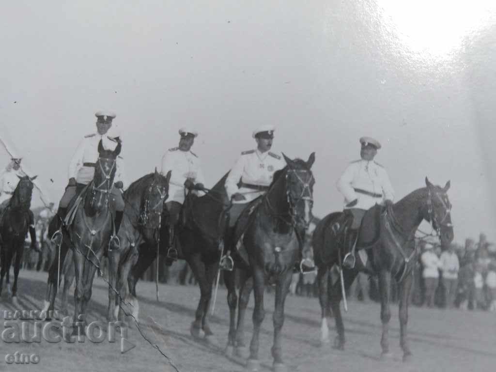 FOTO DE REGE - HH Țarul Boris III, șapcă, cal, SABIE, COMANDĂ, cu preț 80.00 BGN | € 40.90
