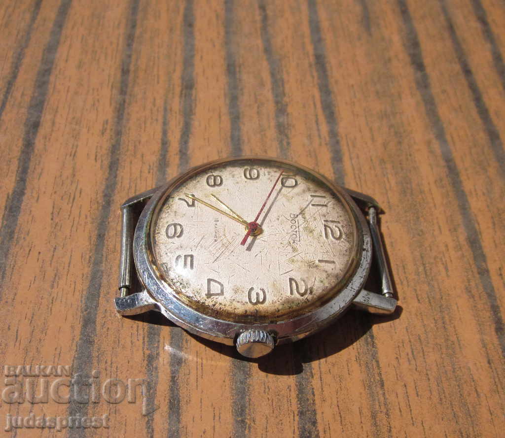 Παράδοση παλιό ρωσικό ανδρικό ρολόι χειρός Vostok 18 πέτρες και έργα