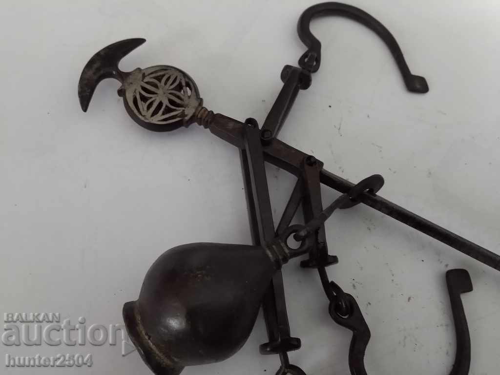 Old scales. Topuz brass with price 59.95 BGN | € 30.65 Old scales. Topuz brass with price 59.95 BGN | € 30.65
