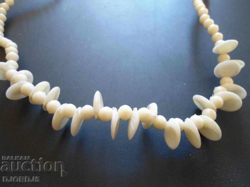 Auction Old necklace Auction Old necklace