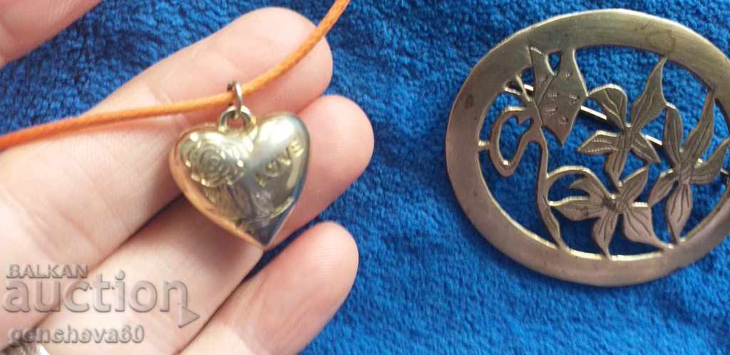 Livrarea Broșă din alamă gravată superbă anii '40, brățară și colier Livrarea Broșă din alamă gravată superbă anii '40, brățară și colier