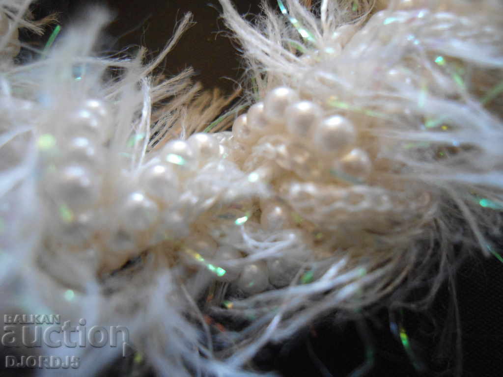 Auction  Old bracelet, cord