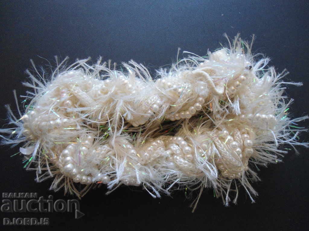 Delivery of Old bracelet, cord