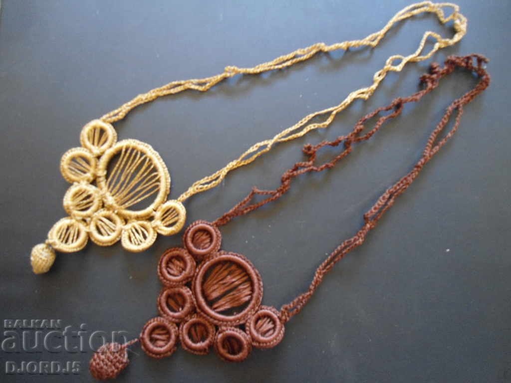 Delivery of Old necklaces, hand-knitted Delivery of Old necklaces, hand-knitted