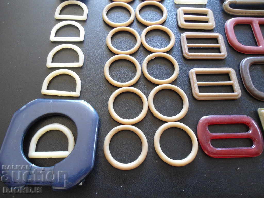 Παράδοση Πολλές παλιές πόρπες Παράδοση Πολλές παλιές πόρπες