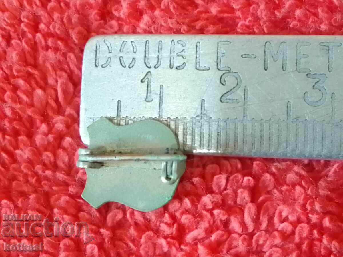 Стара спортна значка Волейбол САЩ USVBA с цена 10.50 лв. | € 5.37 Стара спортна значка Волейбол САЩ USVBA с цена 10.50 лв. | € 5.37