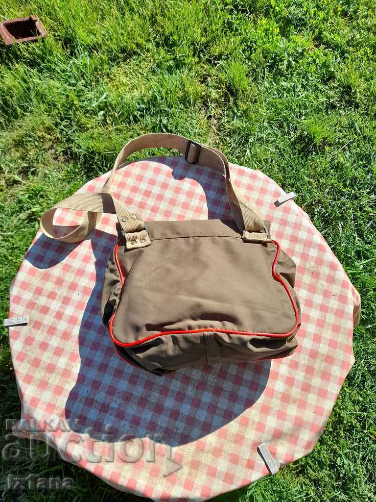 Delivery of Old military medical bag Delivery of Old military medical bag