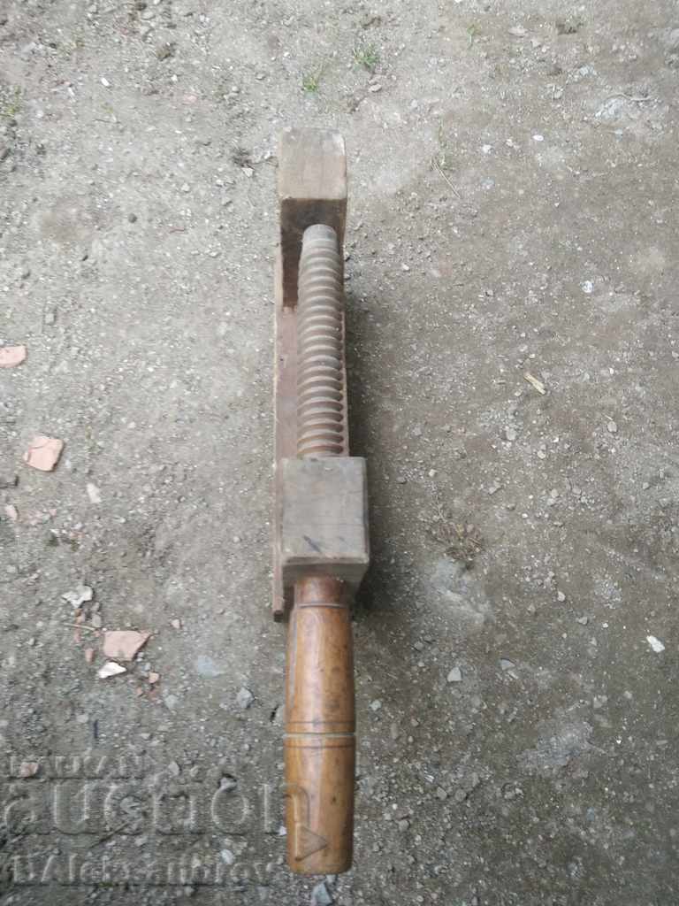 Auction Old wooden carpenter's clamp Auction Old wooden carpenter's clamp