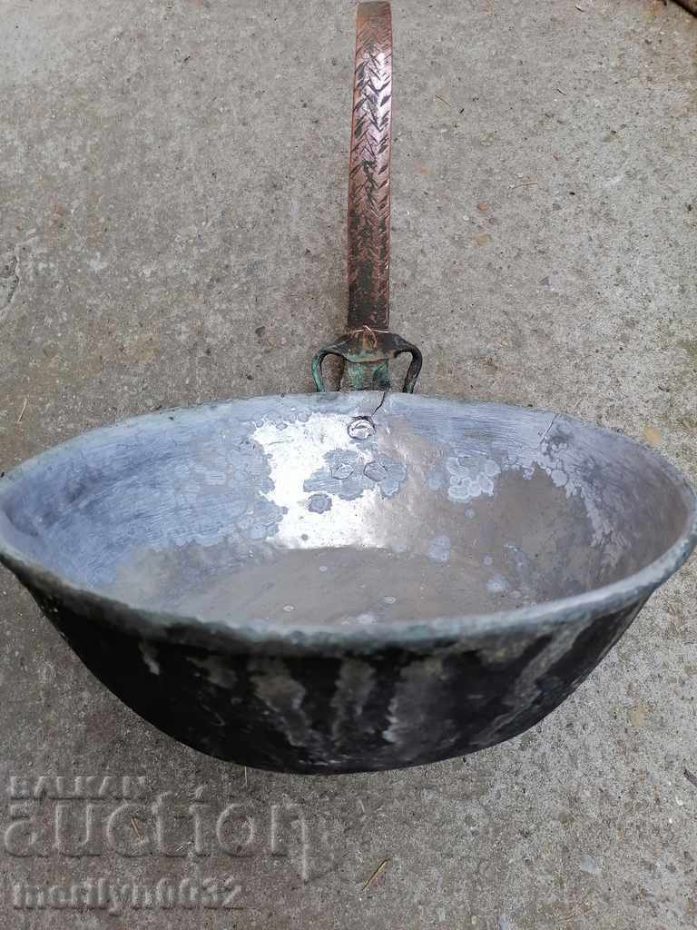 An old copper pan, a baker, a tray, a copper pot with price 99.00 BGN | € 50.62