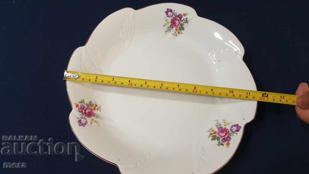 Delivery of Porcelain large plateau Delivery of Porcelain large plateau