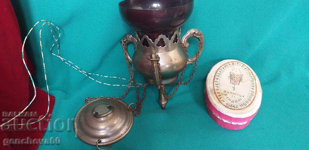 Licitație Lampă veche din bronz și cutie fitil Licitație Lampă veche din bronz și cutie fitil