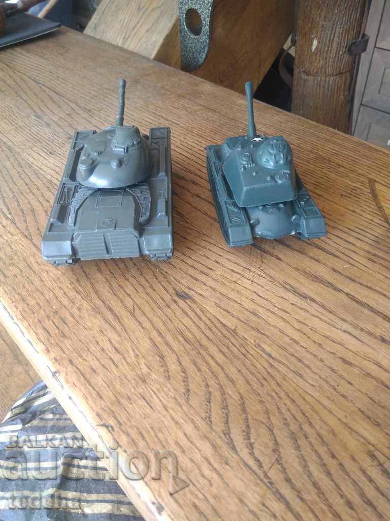 Auction LOT TANKS Auction LOT TANKS