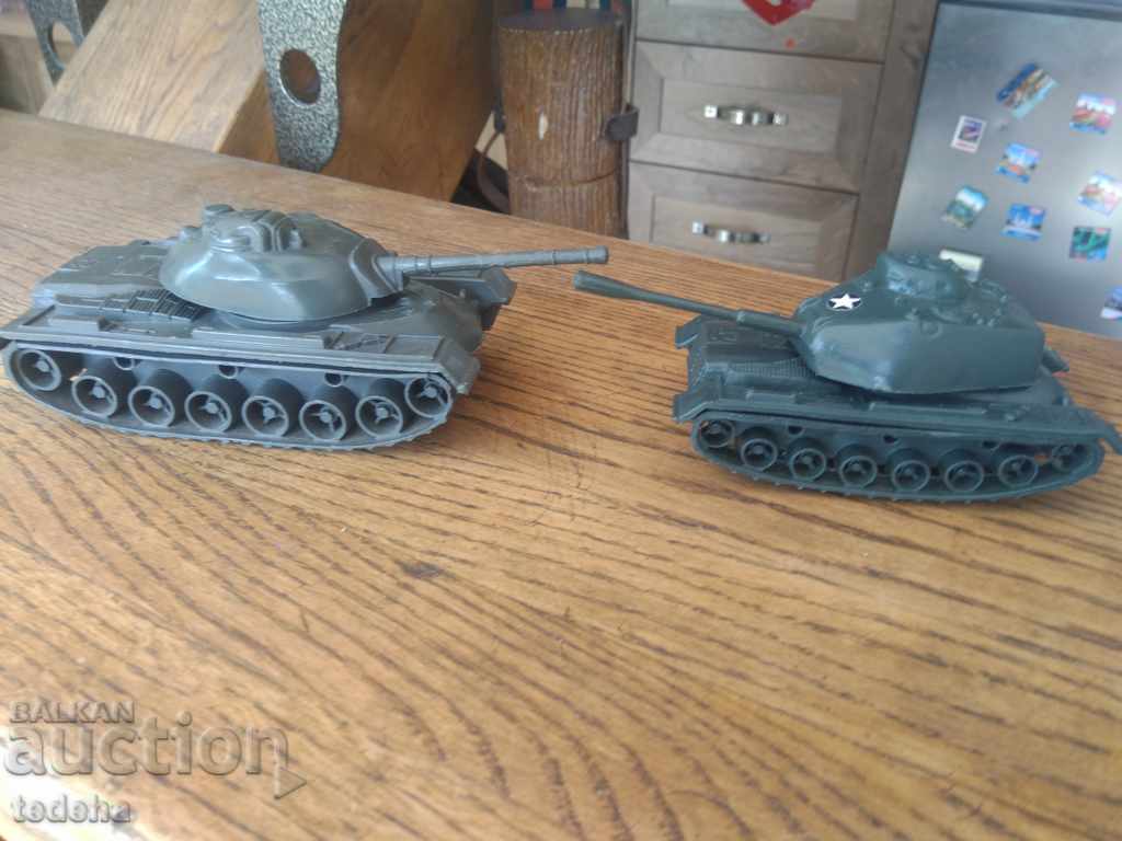 Delivery of LOT TANKS Delivery of LOT TANKS